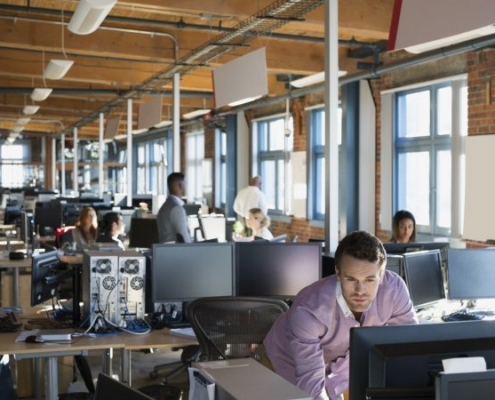 طراحی دفاتر کار با پلان باز باعث کاهش بهره وری می شوند! 4 طراحی دفتر کار پلان باز آفیس طراحی داخلی